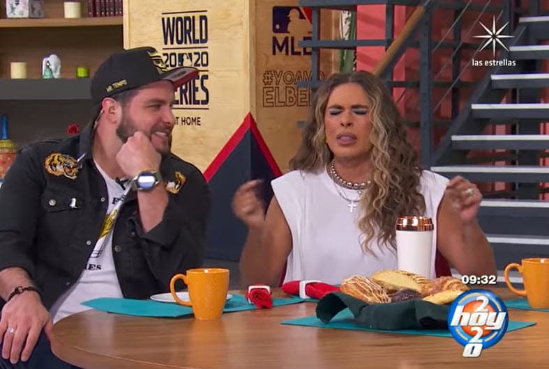 En sus comentarios, la presentadora dio su punto de vista acerca de cómo la rusa ha aprendido el idioma. "Creo que ¿sabes qué? Por eso habla tan bien el español", enfatizó. "Porque dicen que cuando eres buena para los idiomas se te queda rapidísimo como los '¿cómo dicen ustedes? ¿cómo dicen ustedes? Los modismos'".
<br>