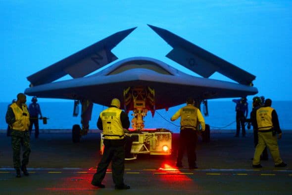 La Marina tiene en operación otros dos aparatos no tripulados, el ScanEagle, que es pequeño y de bajo costo, que no lleva armas, y el Fire Scout, que tiene la fisonomía de helicóptero y está armado.