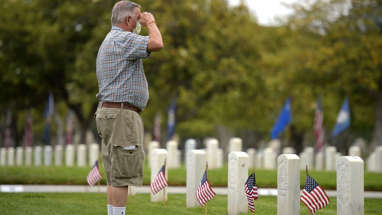 Los Ángeles rinde homenaje a los militares caídos y agradece por su labor y aporte a Estados Unidos