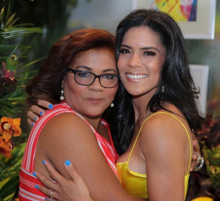 Aunuque miles de millas las separan son muy unidas. A través de videollamadas comparten su día a día y en esta nueva aventura que se avecina no será la excepción.