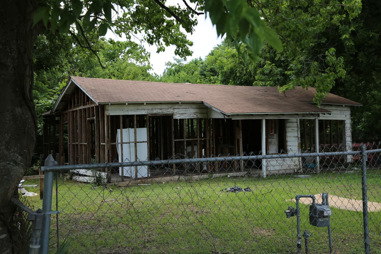 Muchos de los residentes de Kashmere Gardens se quejan de no haber recibido ayuda de FEMA a pesar de haber sido afectados por Harvey.
