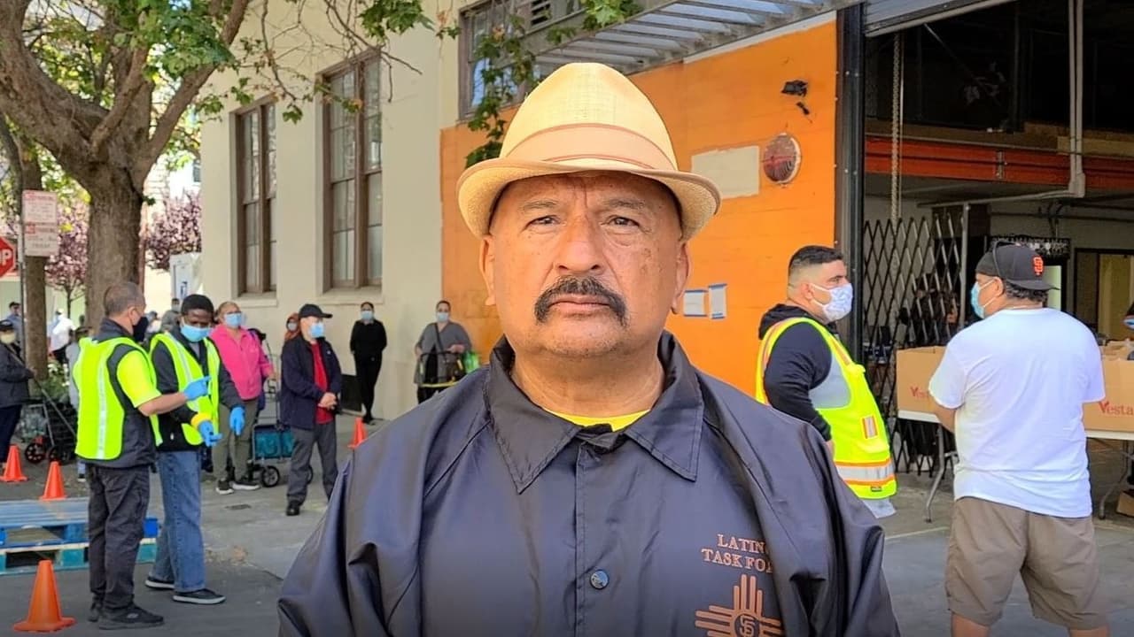 Roberto Hernández ha dirigido por varios años el Carnaval de San Francisco y ahora encabeza el Mission Food Hub.