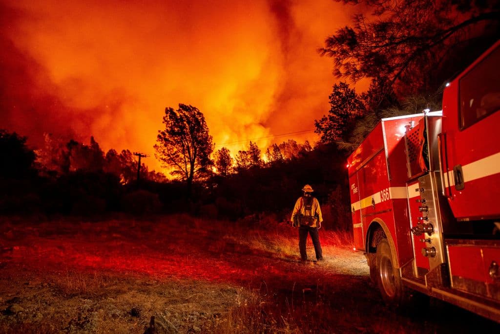 A principios de septiembre de 2020, la combinación de una ola de calor récord y los vientos de Diablo y Santa Ana provocaron más incendios y aumentaron explosivamente los incendios activos.