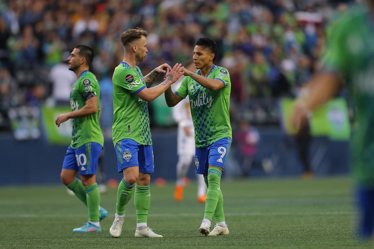 Seattle Sounders fue ampliamente superior a Pumas y se impuso con un doblete de Raúl Ruidíaz y otro tanto de Nicolás Lodeiro.
