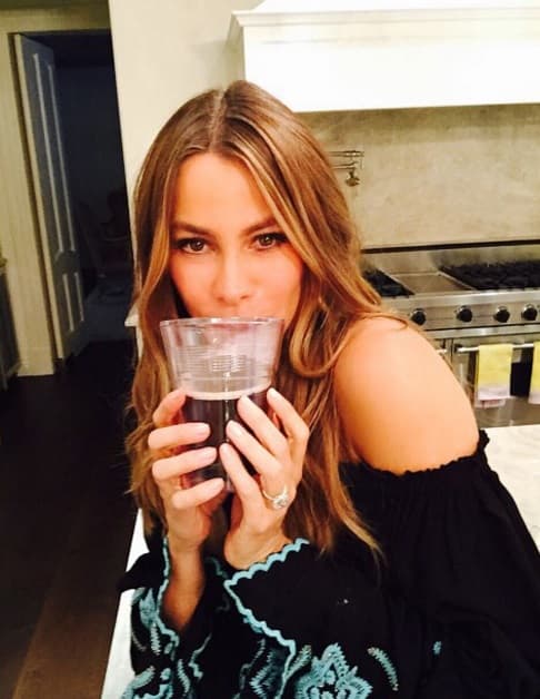 La actriz siempre ha dejado claro que no le gusta sacrificar este tipo de placeres. Vaya que se vuelve loca deborando todo lo que le gusta.