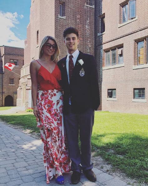 “Divorciarme. Creo que en lo único que le fallé a Nicolás es en haberme divorciado, fuera de eso, fui y sigo siendo un papá muy presente, con mis virtudes y defectos. Tengo una relación muy cercana a él”, confesó.