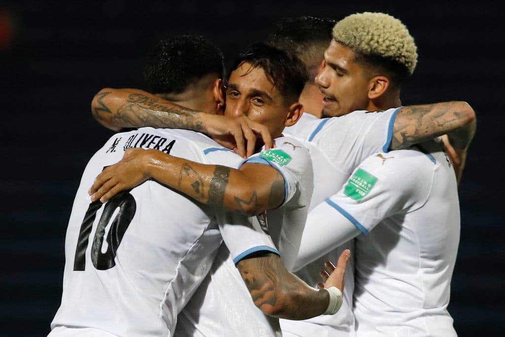 Las visitas salen victoriosas en la CONMEBOL, Uruguay logró imponerse 0-1 a Paraguay y Argentina venció 1-2 a Chile.