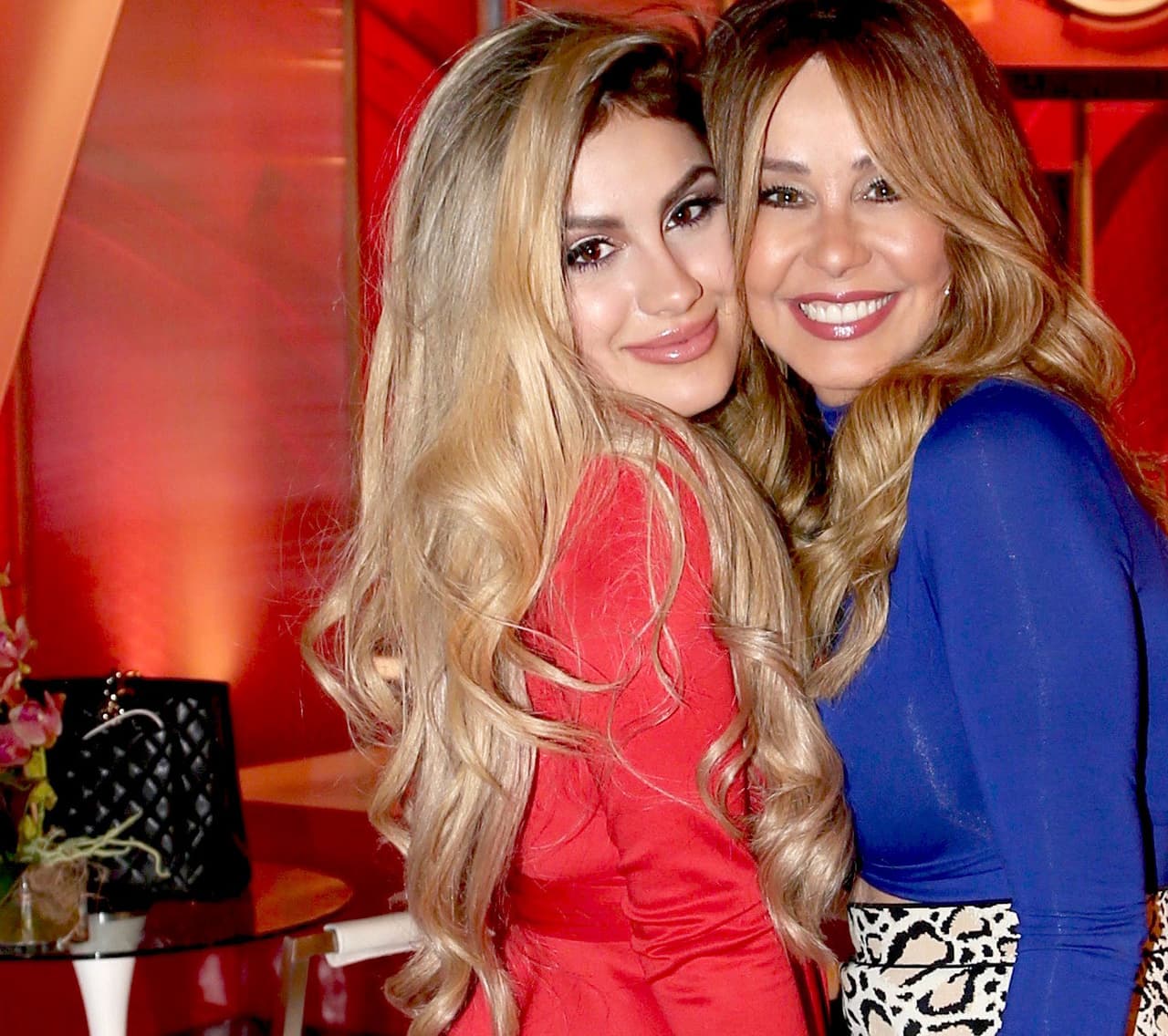 OMG! Parecen hermanas.