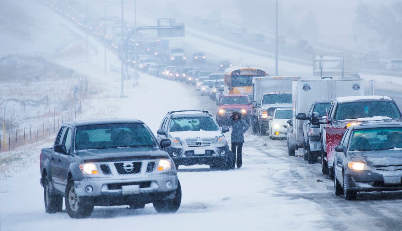 Nieve y lluvias dejan tormentas en el centro de EEUU