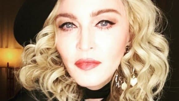 A 'La chica material' le gusta que los fans quieren imitarla, y Baily ya cuenta con el respeto de la cantante.