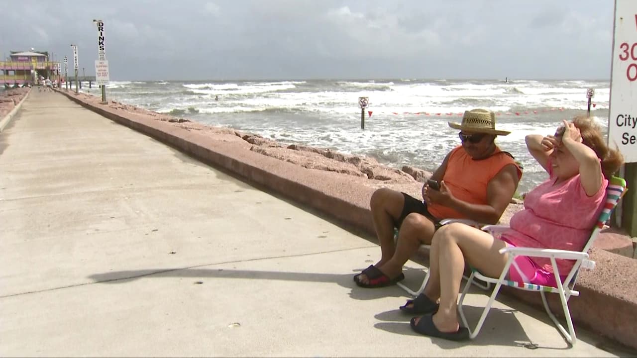 Si las playas de Galveston son su destino para este puente festivo, disfrute con seguridad.