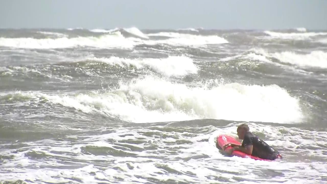 Galveston pide a sus residentes prepararse ante posible impacto de Marco y Laura