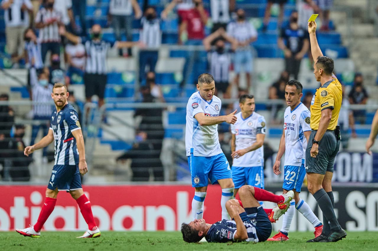 Un solitario gol de Maxi Meza le da la victoria 1-0 a Monterrey y toman una cómoda ventaja en las semifinales de la Concacaf Liga de Campeones frente a Cruz Azul.