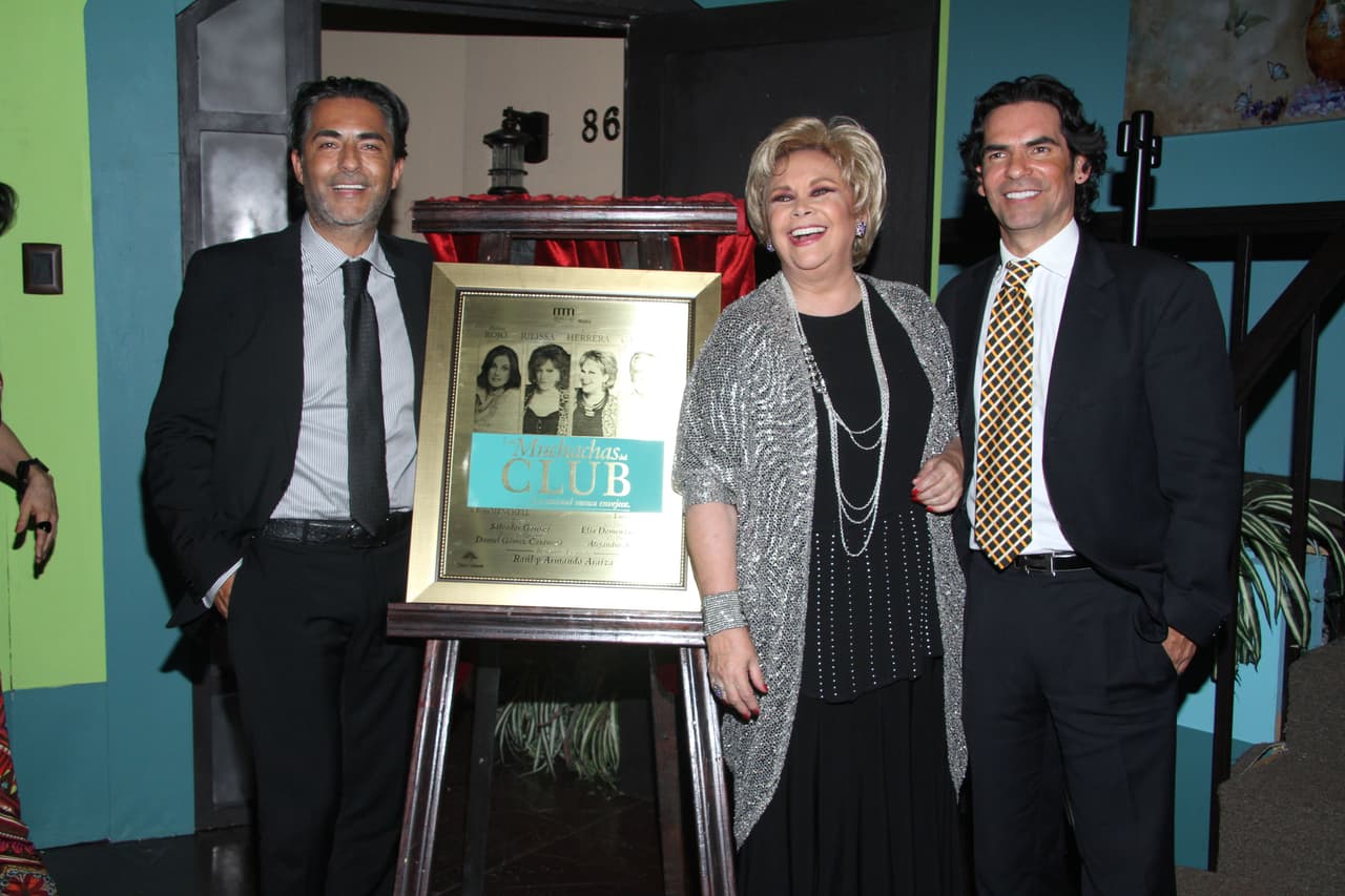 Raúl es hijo de Norma Herrera y Raúl Araiza. Su mamá es actriz y cantante; su papá fue actor, director y productor de cine y televisión.