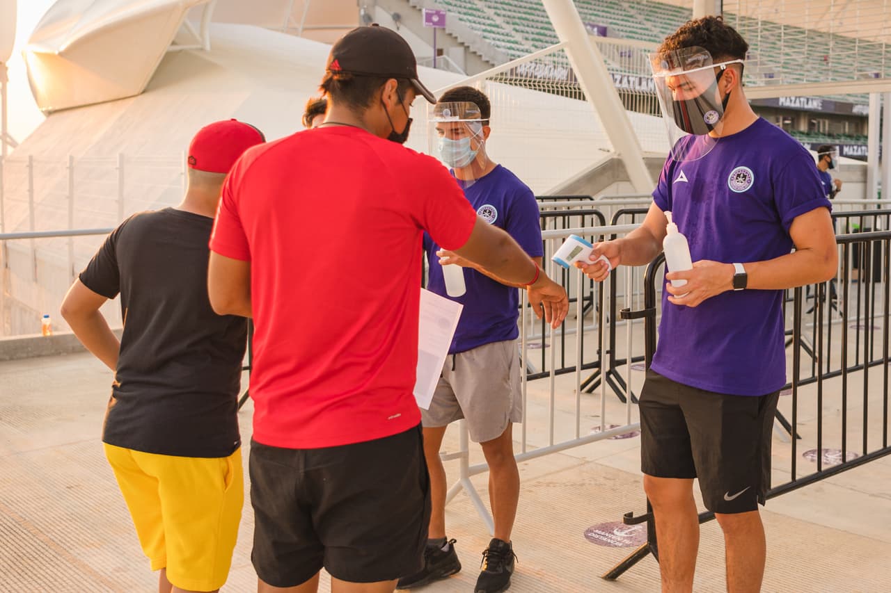 El Victoria de Aguascalientes y el Kraken de Mazatlán son las primeras plazas en permitir la vuelta de los hinchas a los colosos.