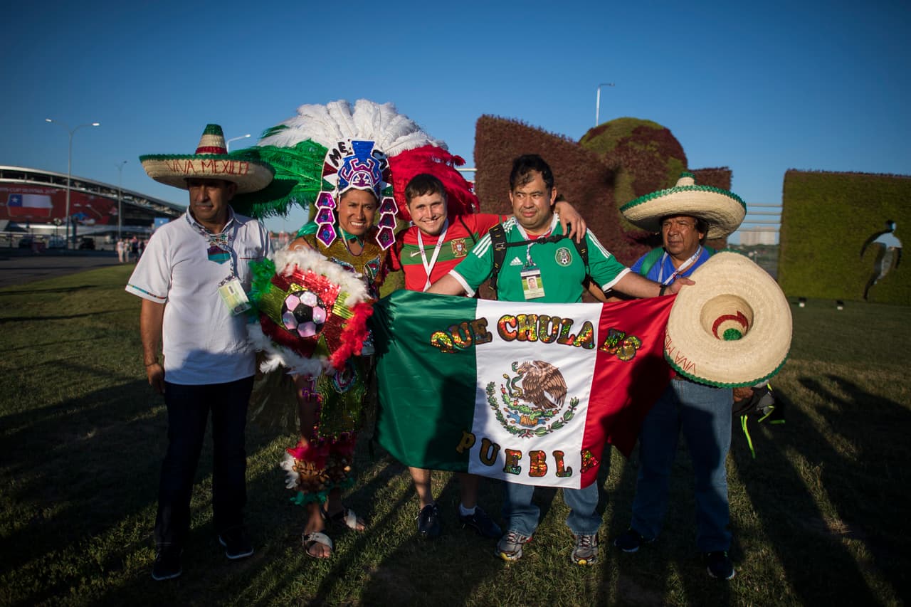 Con sus atuendos típicos llamaron la atención de chilenos y portugueses.