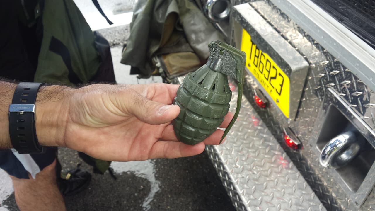 Reabren la I-95 tras encontrar granada de juguete