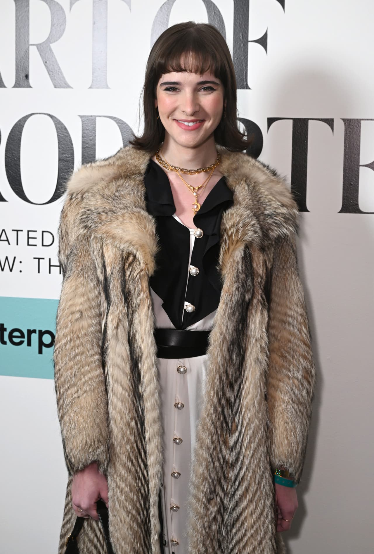 <b>Hari Nef</b>
<br>En el reboot de ‘Sex and the City’, ‘And Just Like That’, Hari Nef hizo un breve cameo. También apareció en la serie de Netflix ‘You’ con el personaje de Blythe. Próximamente saldrá en en remake de ‘La ley de los Angeles’ y en ‘La maravillosa Sra. Maisel’.