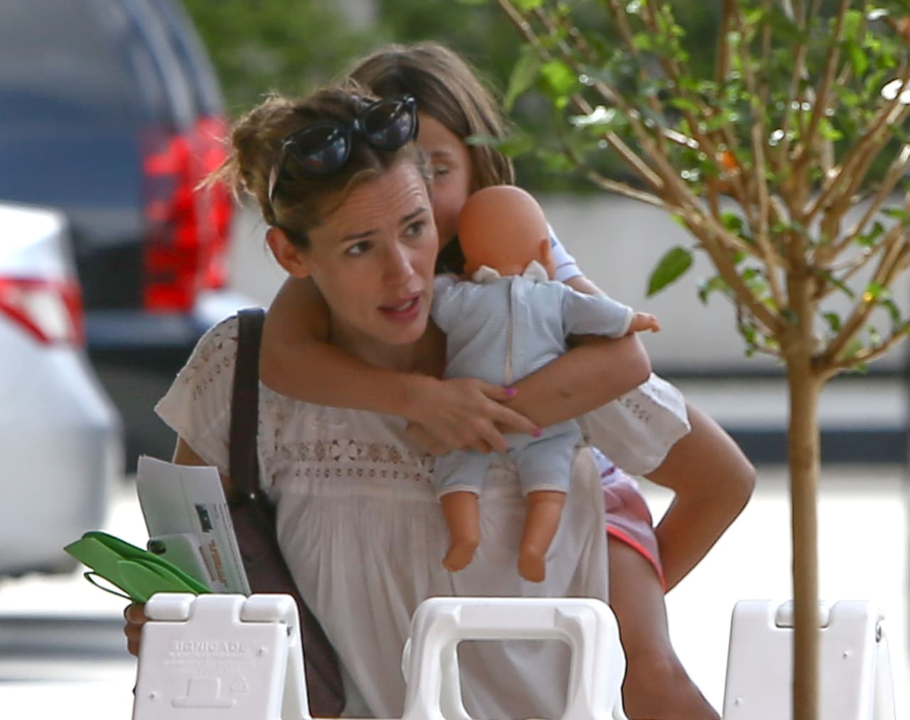 Ben Affleck y Jennifer Garner aún separados, hacen todo para estar con sus hijos. La familia pasó un fin de semana en Atlanta y aún usan sus alianzas de matrimonio.