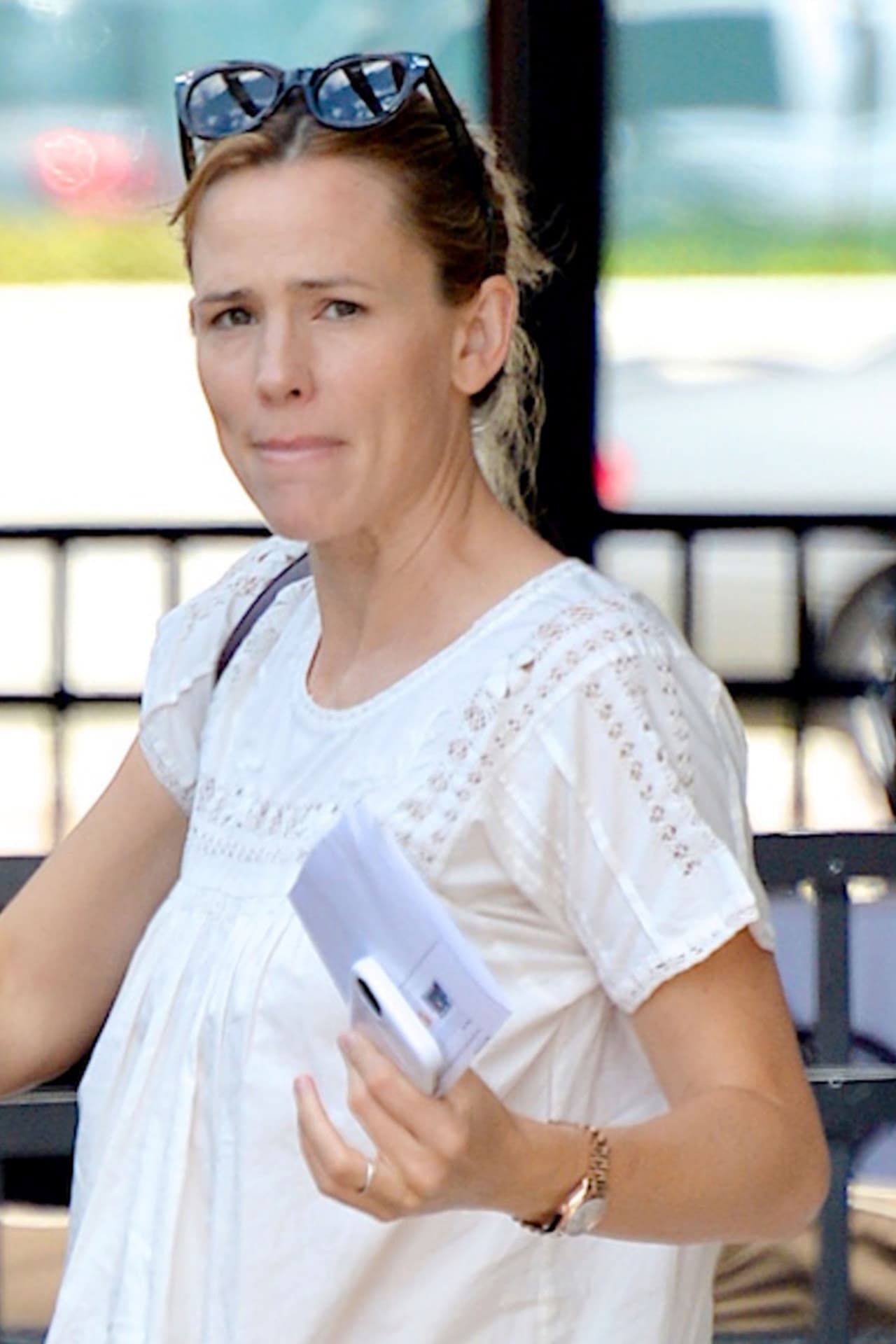 Ben Affleck y Jennifer Garner aún separados, hacen todo para estar con sus hijos. La familia pasó un fin de semana en Atlanta y aún usan sus alianzas de matrimonio.