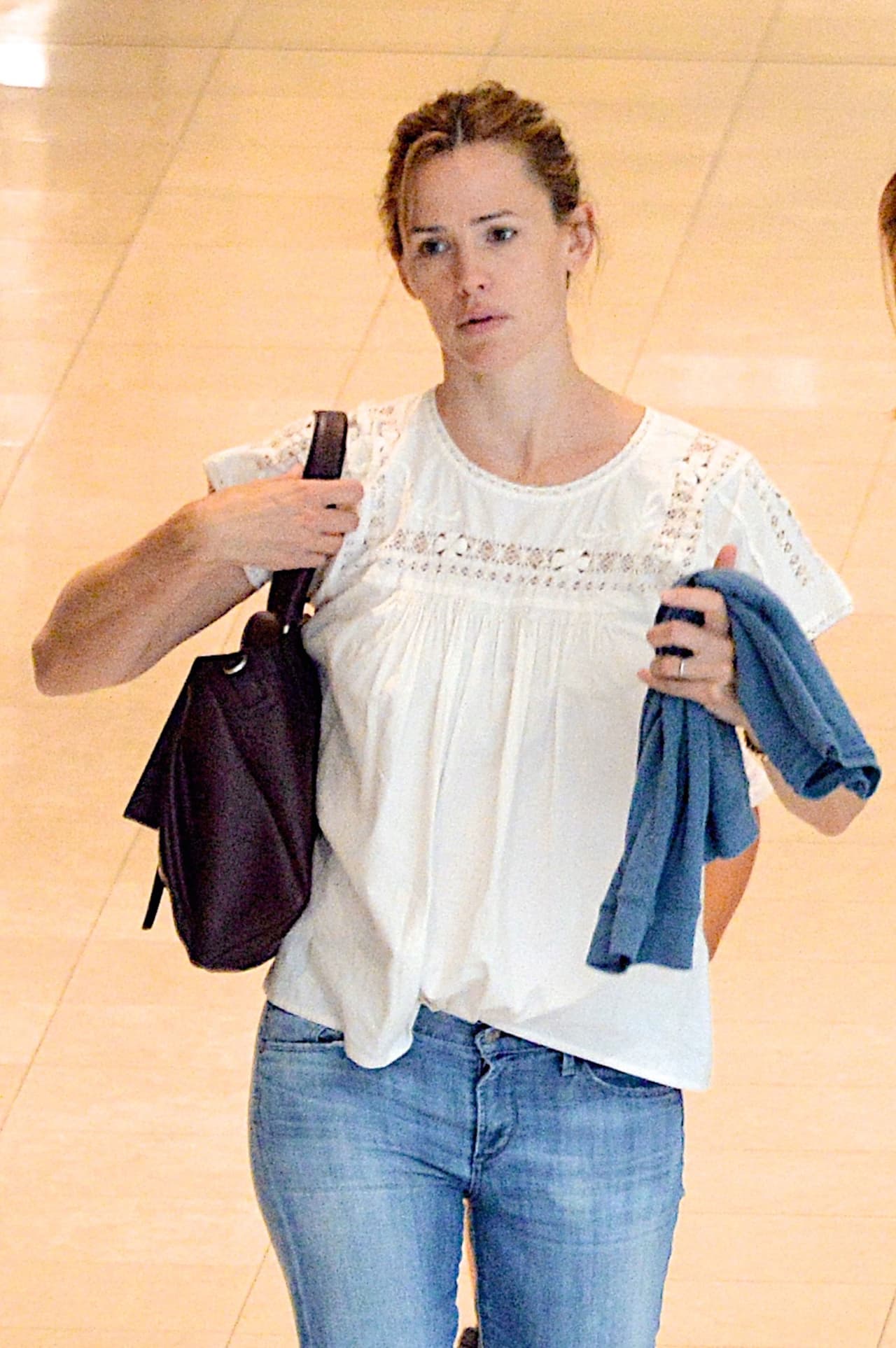 Ben Affleck y Jennifer Garner aún separados, hacen todo para estar con sus hijos. La familia pasó un fin de semana en Atlanta y aún usan sus alianzas de matrimonio.