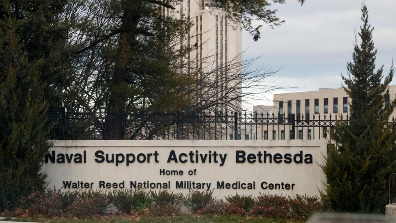 Detienen a sospechoso con arma falsa tras movilización policial en el hospital Walter Reed Medical