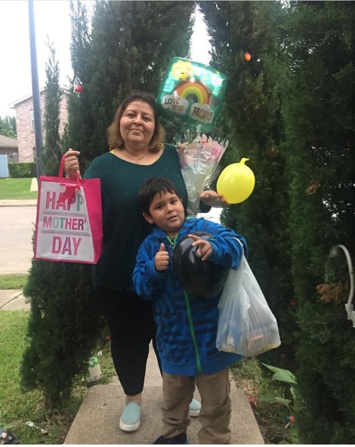 Amistades de Heladia Ochoa compartieron con Noticias 23 DFW lindos recuerdos de la madre de familia.