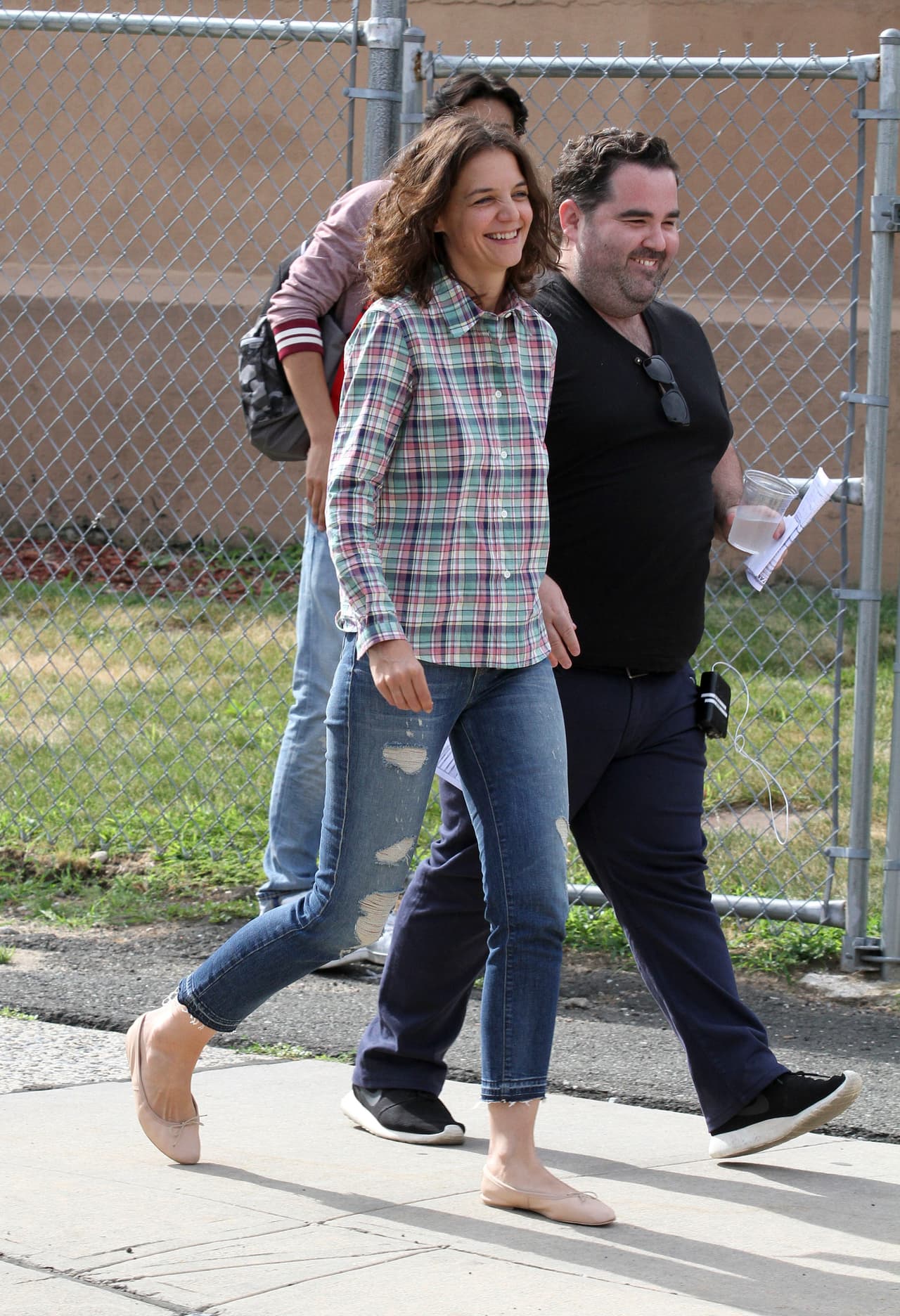 Mira más detalles de Katie filmando su película.