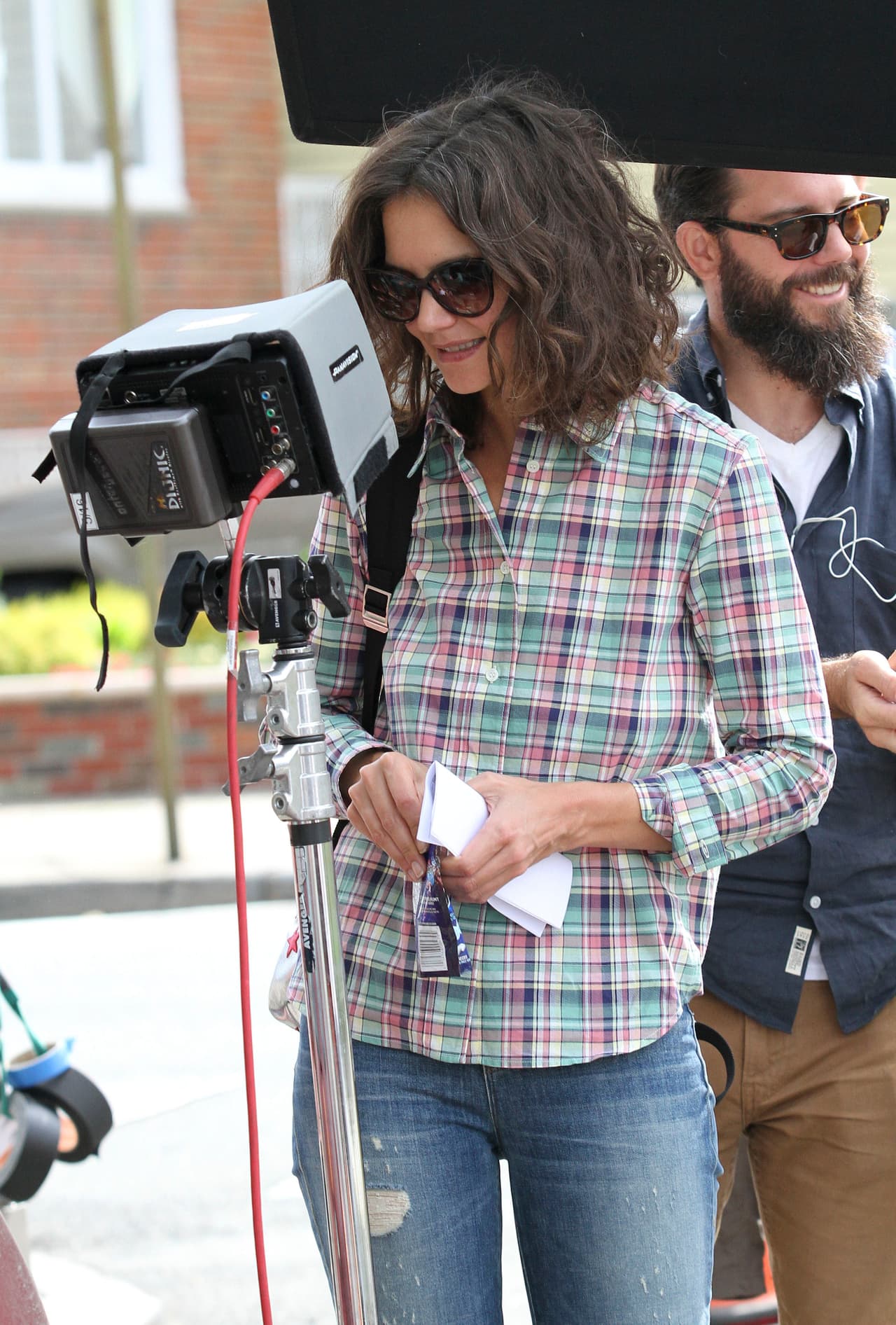 Katie se aseguró que todo estuviera bien en la filmación.