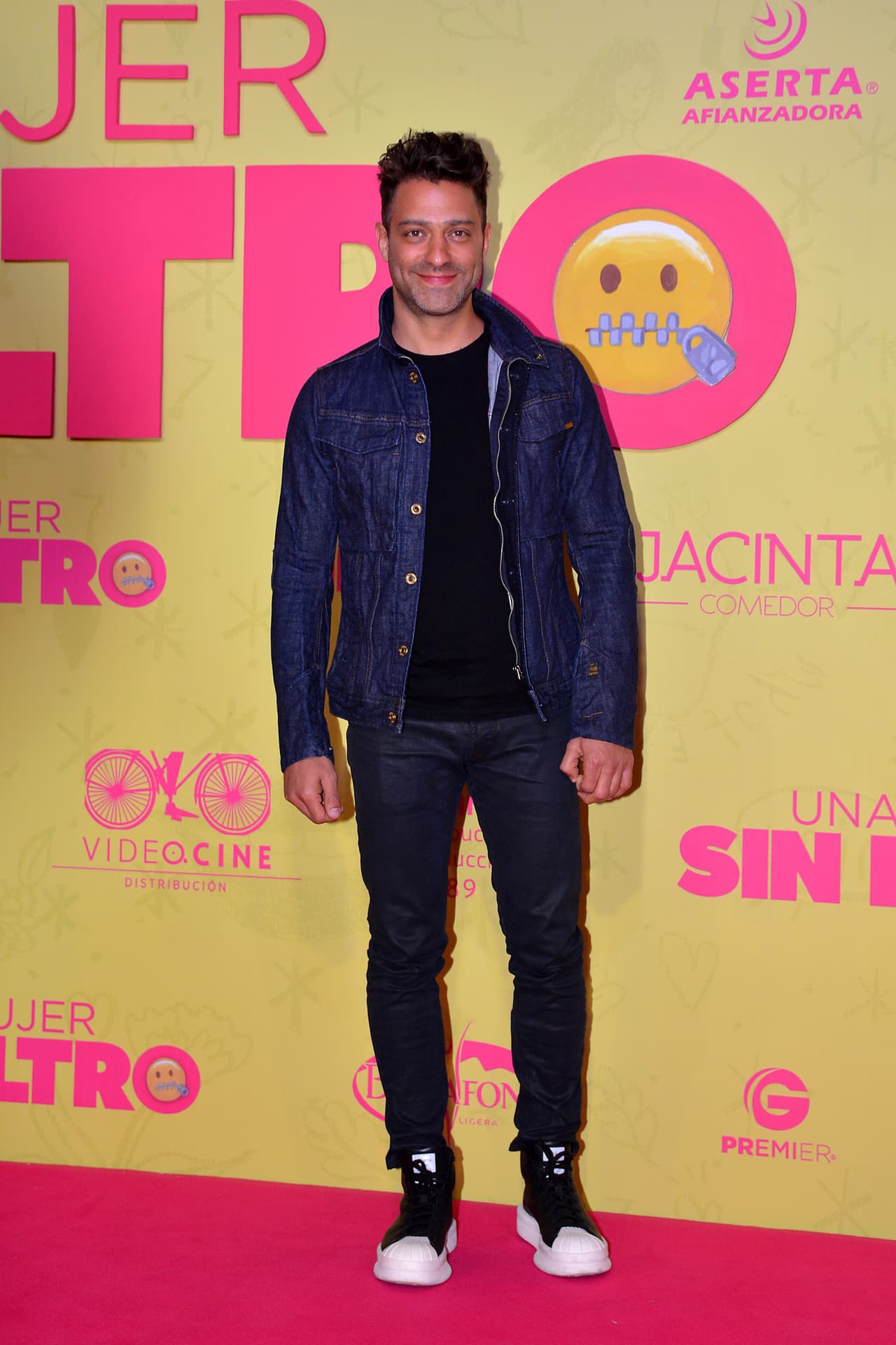 El escrito fue emitido por 
<b><a href="https://bobo.mx/?lang=en" target="_blank">BOBO Producciones</a></b>, la empresa de Ari Borovoy, quien también es integrante de OV7.