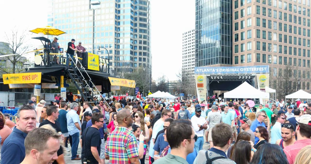 <b>Evento</b>: Oysterfest
<br>
<b>Fechas</b>: 25 y 26 de febrero
<br>
<b>Lugar</b>: Steamhouse Lounge Oysterfest. 1093 Peachtree Street NE. Atlanta, GA
<br>
<b>Sitio web</b>:
<a href="http://www.steamhouselounge.com/oysterfest.html">http://www.steamhouselounge.com/oysterfest.html</a>
<br>
<br>Disfruta de un festival de sabor con ostras al vapor, asadas y otras delicias del mar. El evento cuenta también con bar y música en vivo.