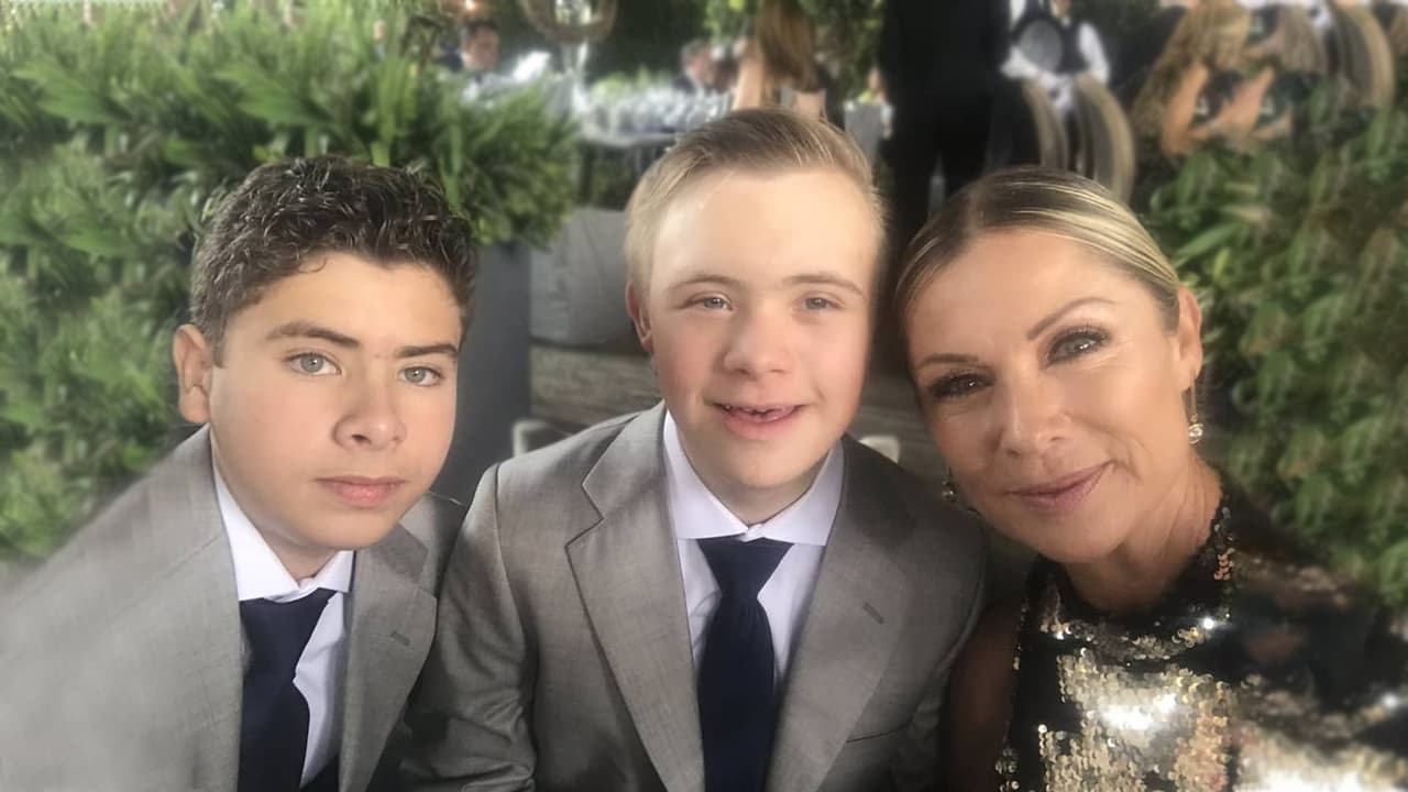 "Carlo 
<b><a href="https://www.univision.com/famosos/los-hijos-de-lety-calderon-quieren-visitar-a-su-padre-en-prision-pero-el-no-lo-ha-pedido-fotos" target="_blank">sabe perfectamente lo que tengo</a></b>, para quién es", reveló en la entrevista con 'Venga la alegría'. 
<br>