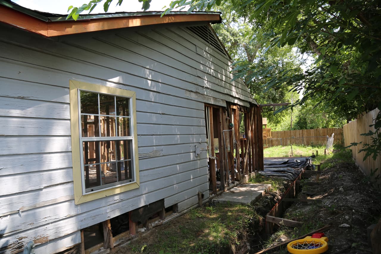 Una investigación periodística del portal noticioso Politico reveló que FEMA les negó a muchas familias en Kashmere Gardens sus solicitudes de fondos porque no tenían seguro de inundación para sus propiedades.