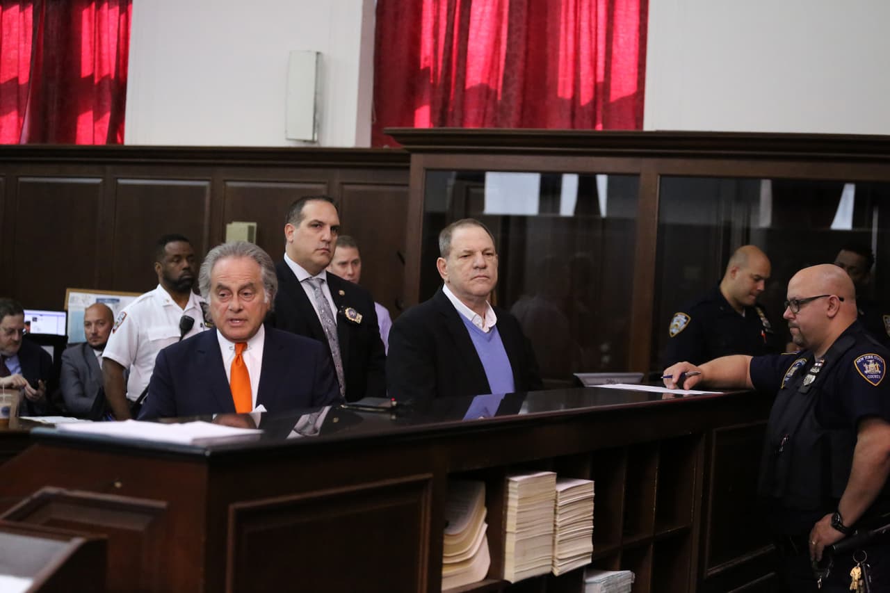 Benjamin Brafman, abogado de Weinstein, dijo tras la entrega que su cliente se declarará “no culpable”.