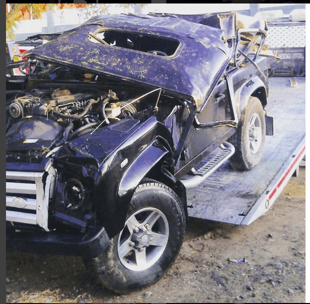 Él compartió está imagen en la que es posible ver lo que quedó de su auto: "Esta imagen aplica la frase, una imagen vale más que mil palabras. Dios me regaló una nueva vida".