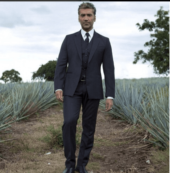 La puesta en escena deslumbra con tecnología de punta, un show donde la magia y pasión que se vive en el escenario contagian a sus espectadores de principio a fin.