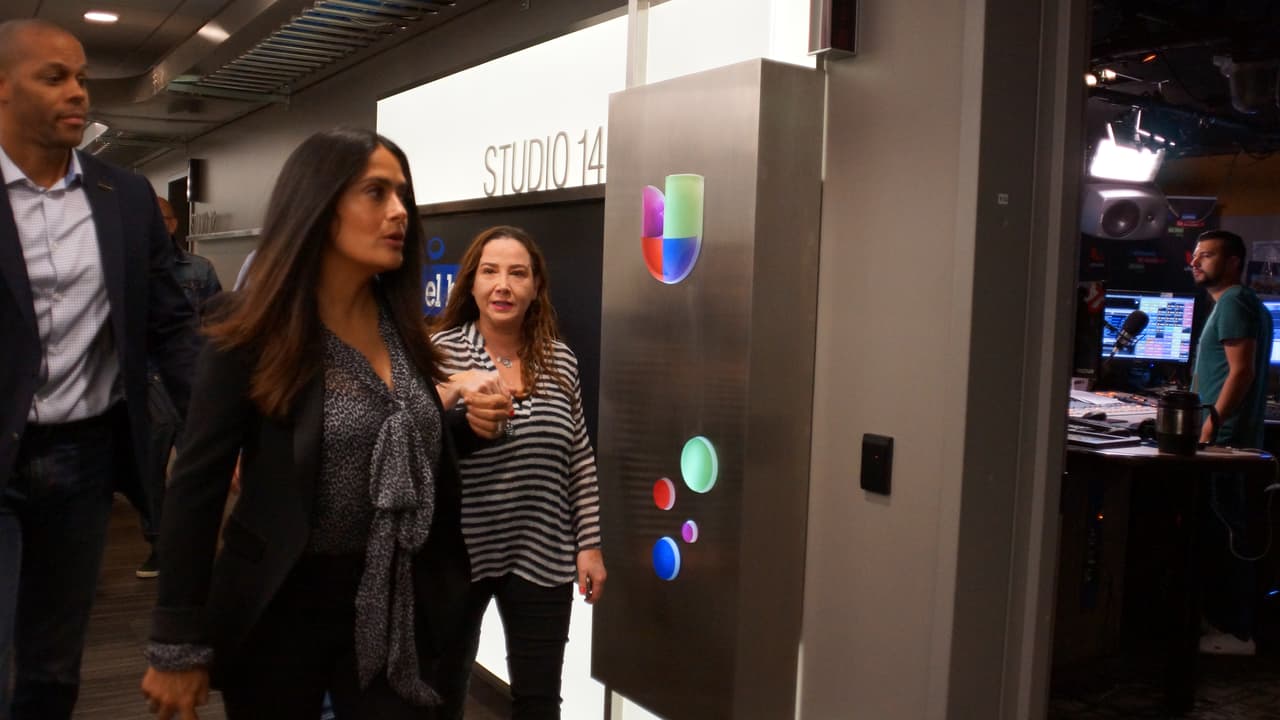 Así fue la divertida entrevista de 'El Bueno, La Mala y El Feo' con Salma Hayek.