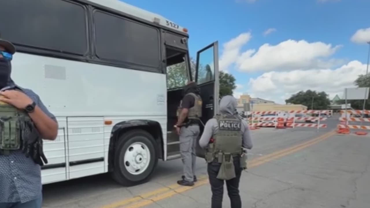 Detención de inmigrantes: la diferencia entre un proceso penal y uno migratorio
