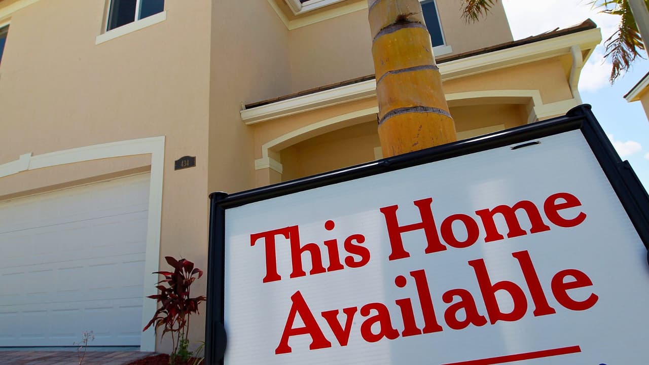 En
<b> la búsqueda del lugar perfecto para establecerse</b>, los residentes estadounidenses valoran 
<b>una serie de factores determinantes</b>. Desde la seguridad y la calidad educativa hasta el costo de vida y la accesibilidad, cada elemento juega un papel crucial en 
<b>la decisión de dónde llamar hogar.</b> La calidad de las escuelas públicas y la oferta de actividades recreativas no solo definen la calidad de vida, sino que también 
<b>moldean la identidad de cada comunidad</b>.