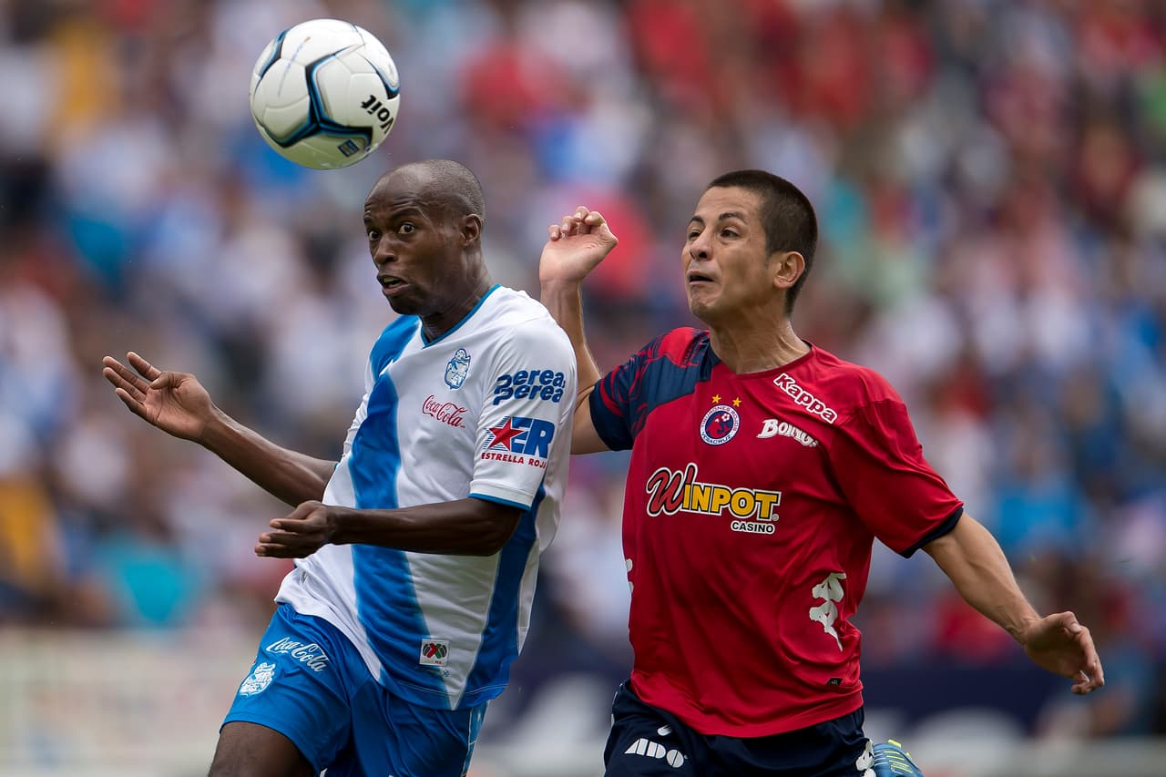 <b>DaMarcus Beasley</b>– El talentoso y veloz delantero estadounidense llegó para reforzar a la Franja el 22 de junio de 2011. Con el Puebla logró romper las redes en 12 ocaciones y tras disputar el mundial de 2014, dio a concoer que no renovaría contrato con el club.