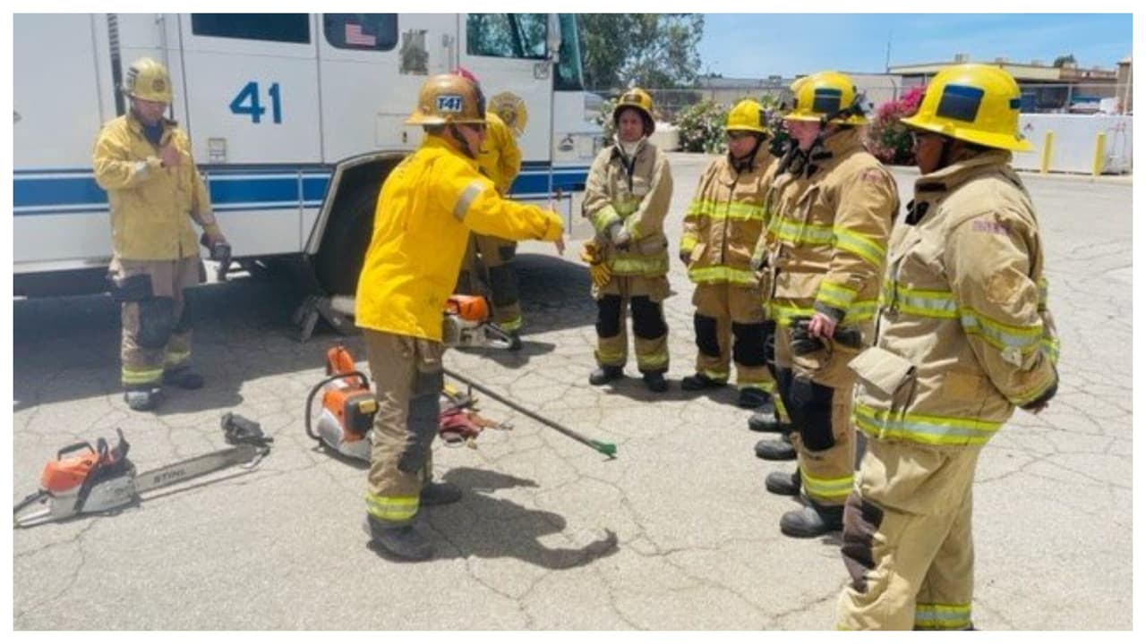 Los nuevos reclutas de bomberos recibirán un aumento salarial del condado de Kern