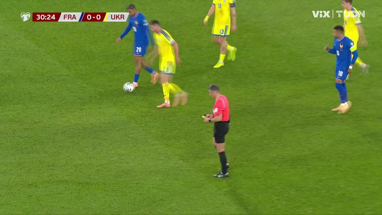 ¡Lo pintan de amarillo! Durísima entrada de Koné