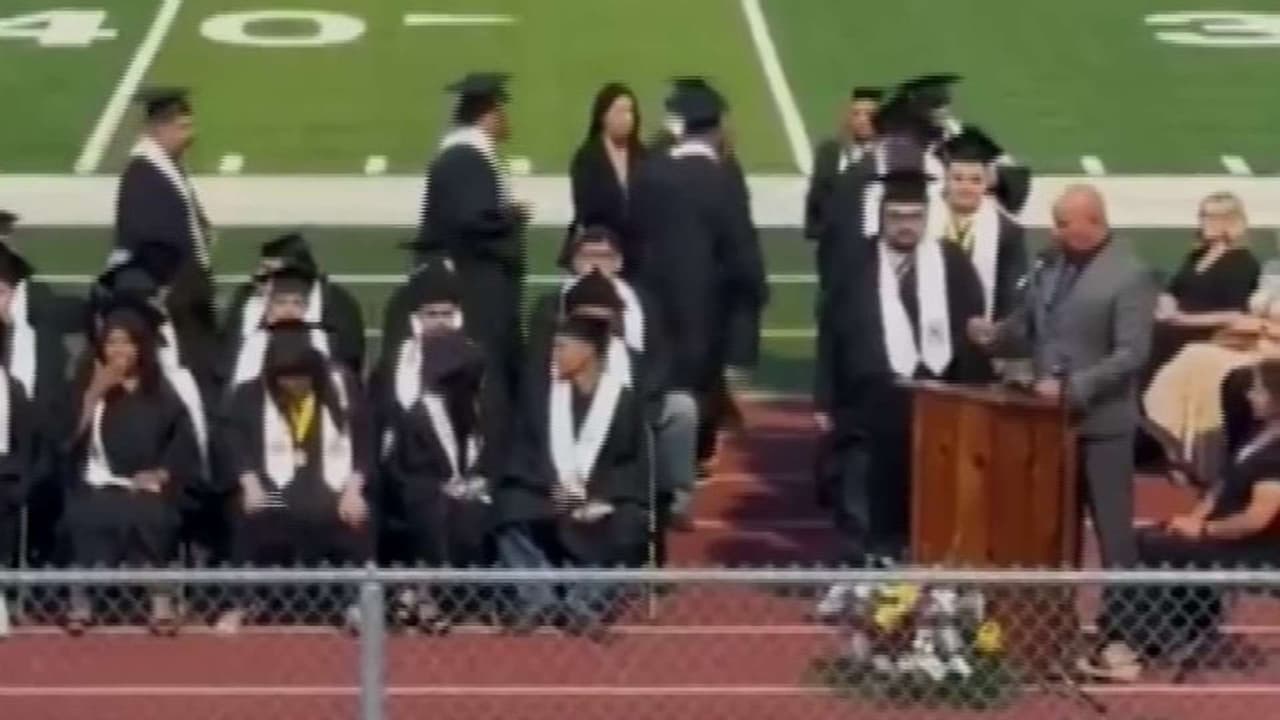 Cinco estudiantes detenidos tras pelea en una ceremonia de graduación en Reedley