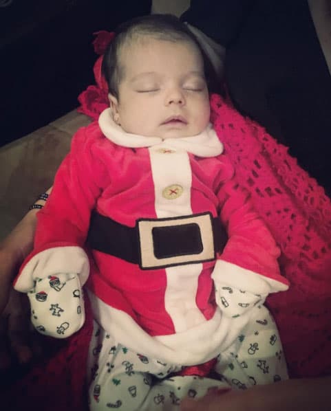 Mila heredó el coqueto lunar de su abuela en la mejilla izquierda, muy cerca del ojo.