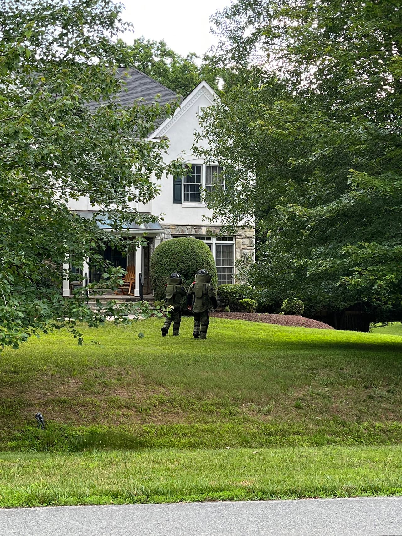 En la casa había tres personas al momento de la explosión, pero la tercera resultó ilesa.