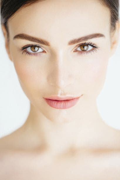 Descubre mitos, trucos de belleza efectivos y errores más comunes que cometemos las mujeres para lucir fabulosas.