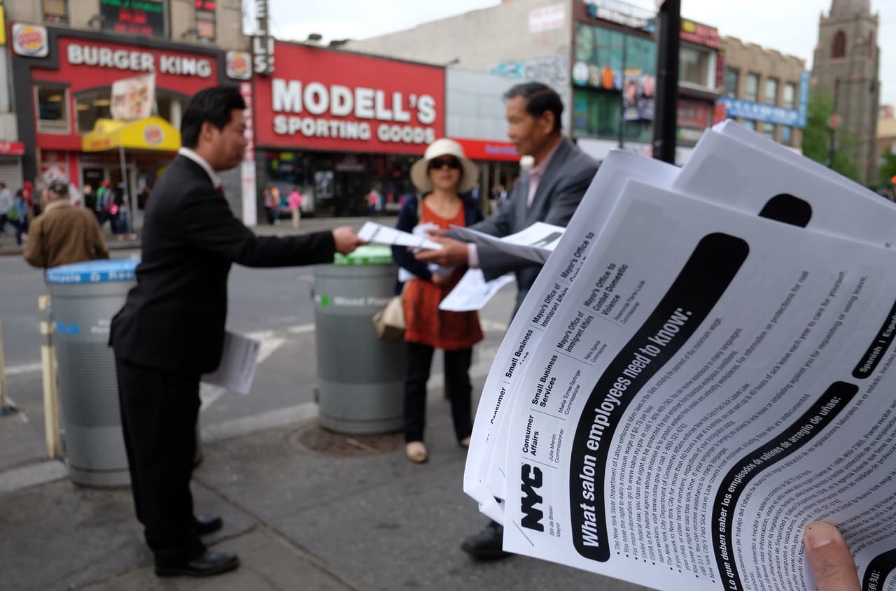 Reparten derechos laborales a empleadas en Nueva York