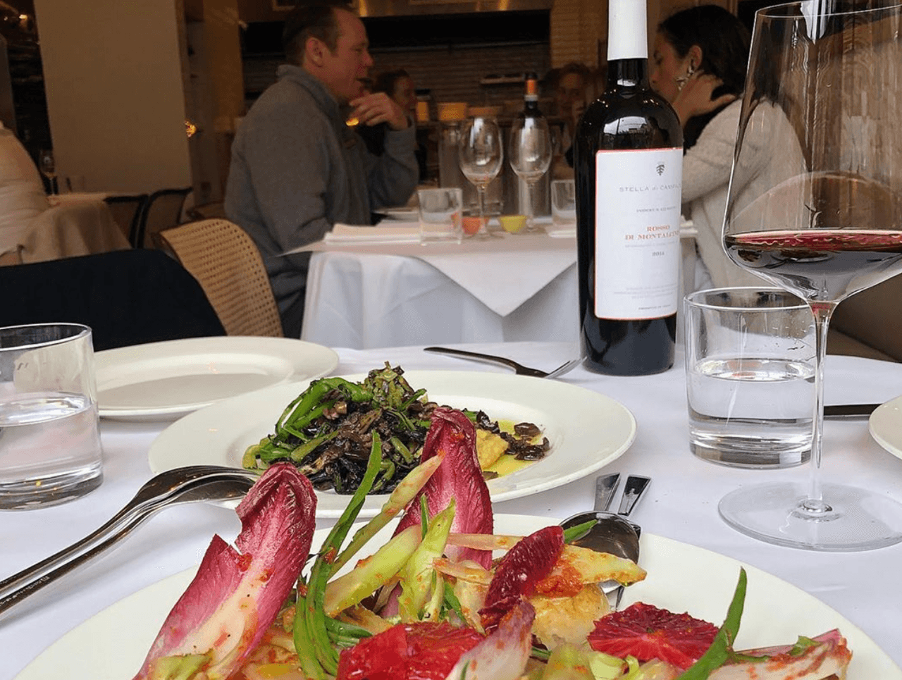 <b>King</b>. El restaurante de comida contemporánea europea lo podrás encontrar en 18 King Street, New York.