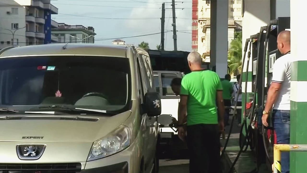 Experto analiza por qué el régimen cubano dio marcha atrás a duras medidas económicas