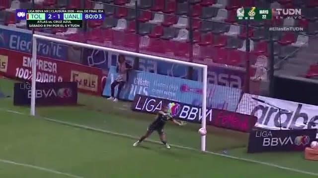 ¡Gooooool de Toluca! Tremendo error de Ceci Santiago para que las diablas le den la vuelta al marcador